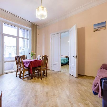 Apartment With Lovely View Kiev Luaran gambar